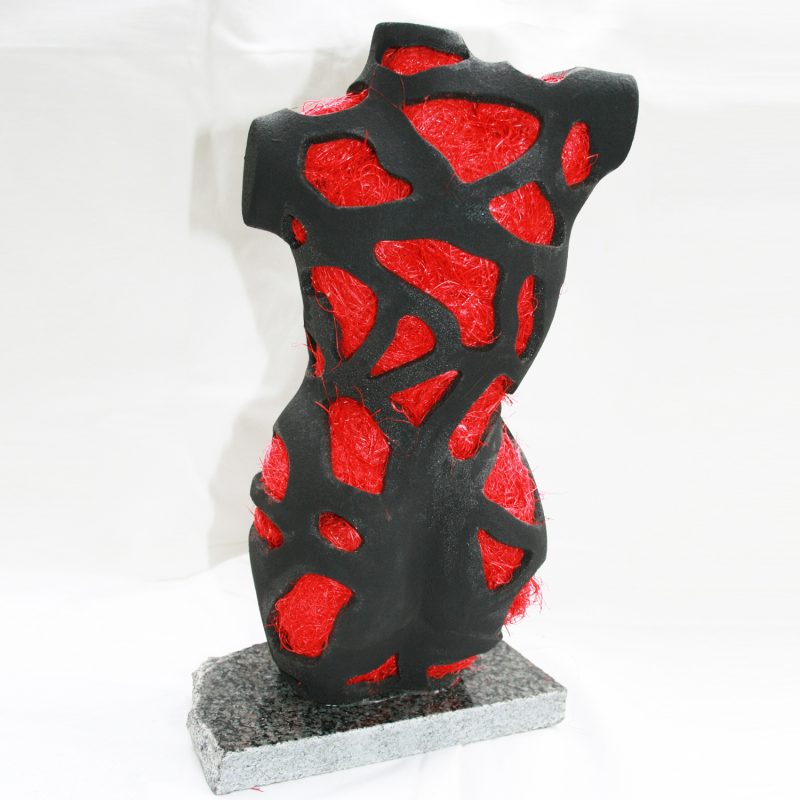 Brakeout Lady – weiblicher, erotischer Torso, mit rotem Sisal, Rückseite