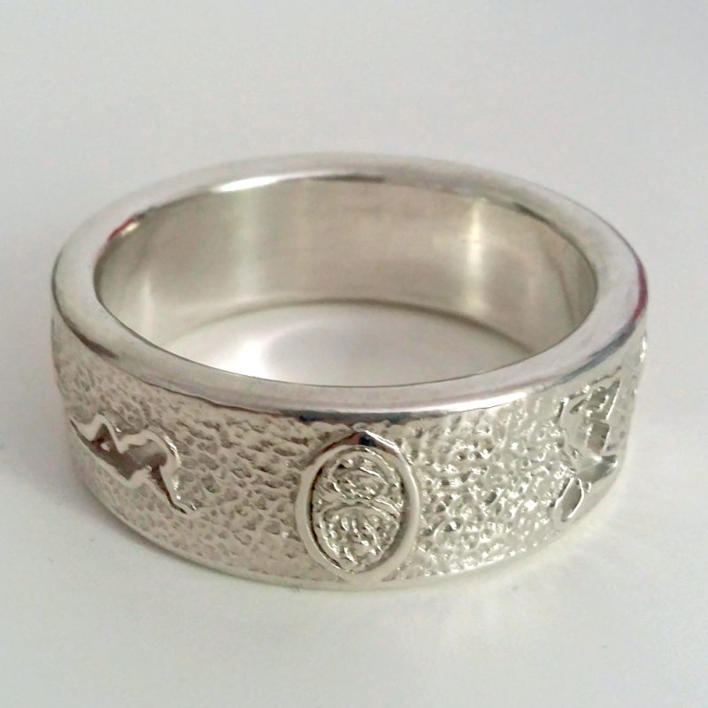 C-Ring mit Eros-Motiven - silber massiv