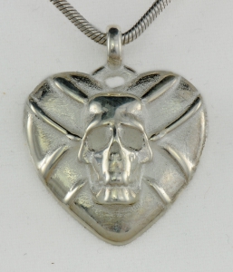 Herzanhänger Skull/Sword – extravaganter Silberanhänger – Herzanhänger – Schmetterling – Herz-Totenkopf – Gotik – Kult