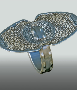 Ring 1 der Serie „Inspired by nature“ – Schmuck – Natur – Naturform – Natur-Inspiration – Luxusschmuck Geschenk – organisch